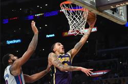 南宫网址 -关于摩纳哥训练开放日，今晨造点机会引欢呼，NBA季后赛在即，训练强度明显提升的信息